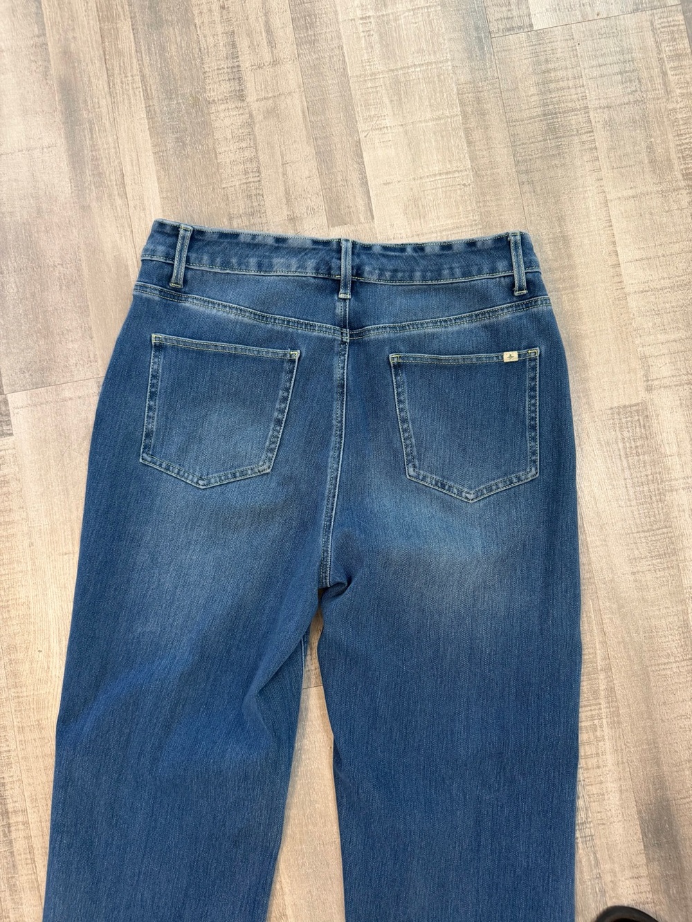 Halara Women’s Petite L Pull-On Stretch Jeans Straight Leg Medium Wash - Picture 6 of 9
